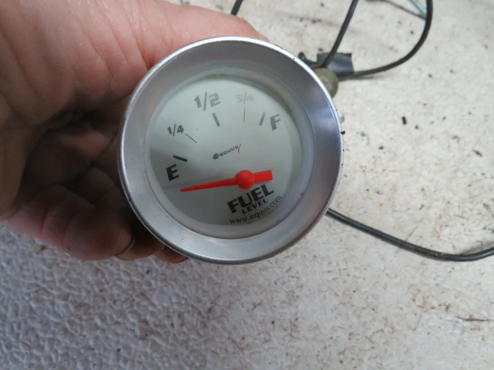 MEDIDOR DE COMBUSTIBLE EQUUS CON CABLES Foto 3 de 4