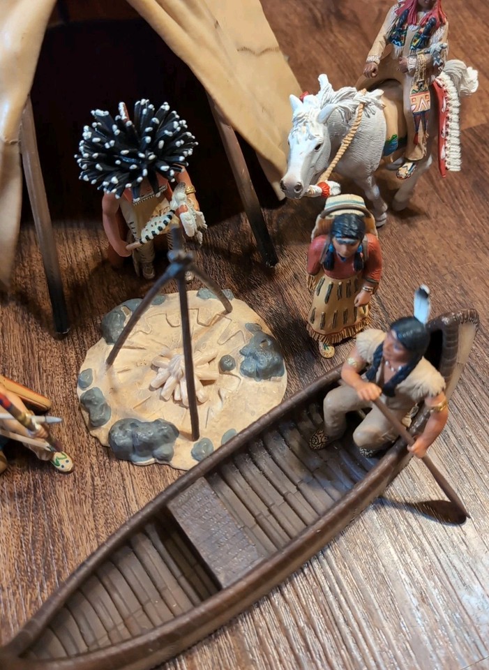 Schleich Indianer Tipi 42011 + Indiane (Gebraucht) in für CHF 66 - mit
