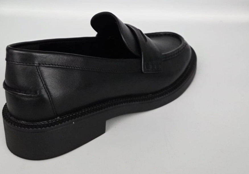 Michael Kors Women's Black Leather Loafer Shoes thumbnail 6