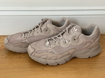 Adidas, Womens Astir Low Wonder Running Shoes, Taupe, Size 8