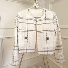 Authentic CHANEL 15C White Beige Dubai Lesage Tweed  Jacket CC Gripoix Button 38