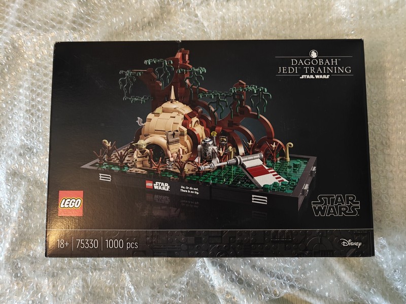 LEGO Star Wars: Dagobah Jedi Training Diorama (75330)
