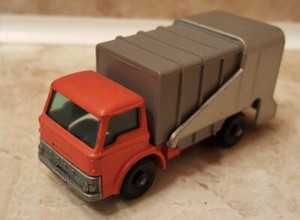 matchbox series 7 refuse truck