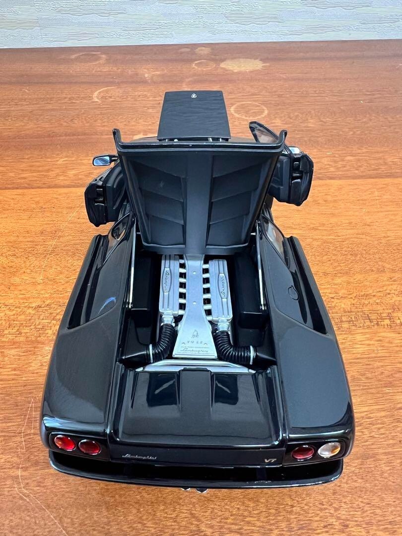 1/18 AUTOart Lamborghini Diablo 6.0 Black w/ Case From Japan 1/18 AUTOart Lamborghini Diablo 6.0 Black w/ Case From Japan