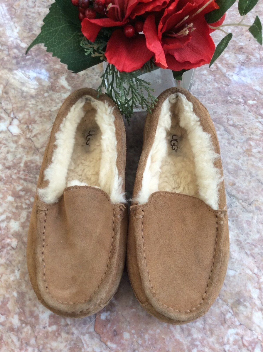 Ugg  Women’s Tan Loafers size 8 pre owned Exellent condition UGG moccasin loafers gold Leather Size EU 39 / US 8 / UK 6,5  main image 4