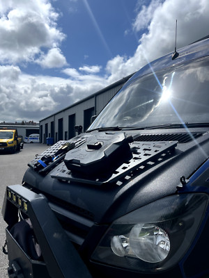 Mercedes Sprinter / Offroad / 4x4 Überland Motorhaube montiert klappbar Molle Bretter