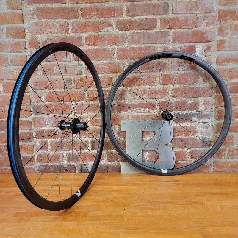 GIANT SLR 1 700C Road Bike Wheelset QR 100/130mm Shimano 11sp Carbon Fiber   d19
