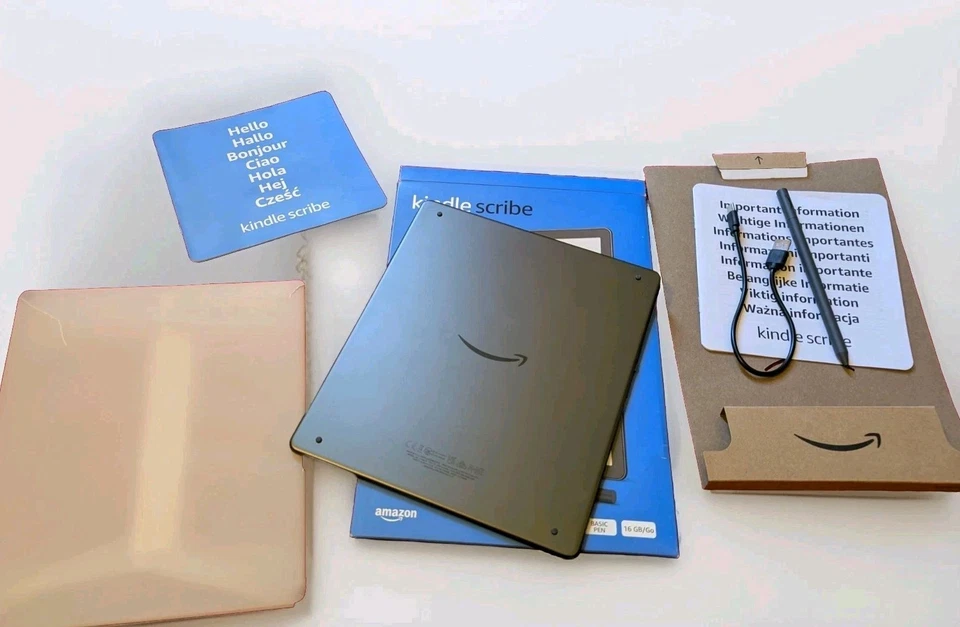 Amazon Kindle Scribe 1a Gen. 16GB,  Grigio Tungsteno (con Penna) e Cover Omaggio - Immagine 3 di 4