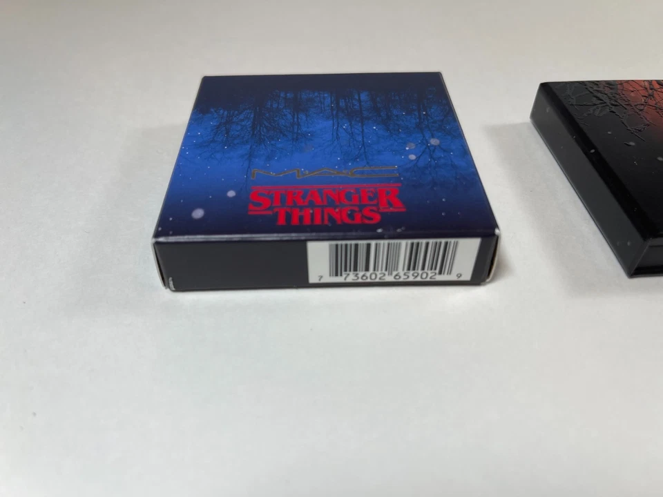 MAC X STRANGER THINGS Powder Blush HE LIKES IT COLD Limited Edition New - Image 4 of 4