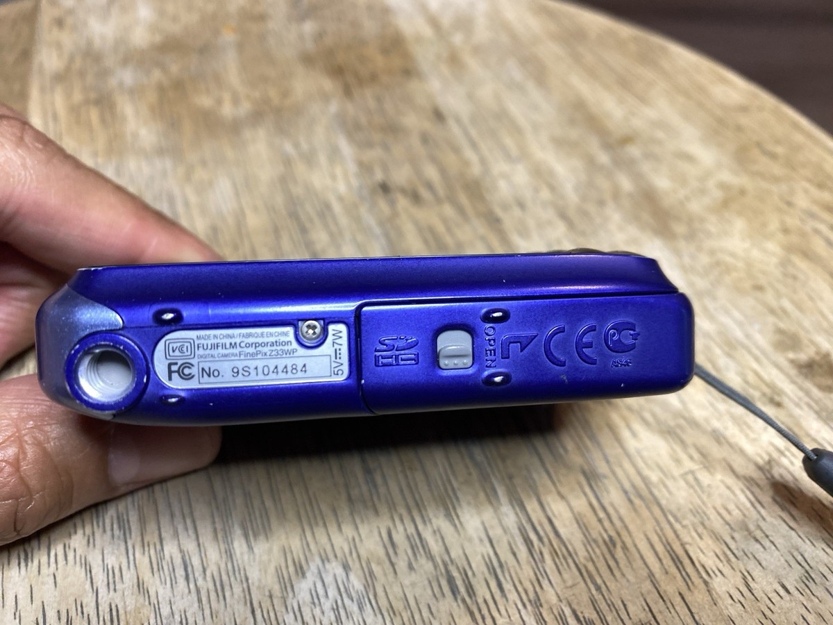 FUJIFILM Digital Camera Finepix Z33WP 10.0MP WP CCD Y2k Tested