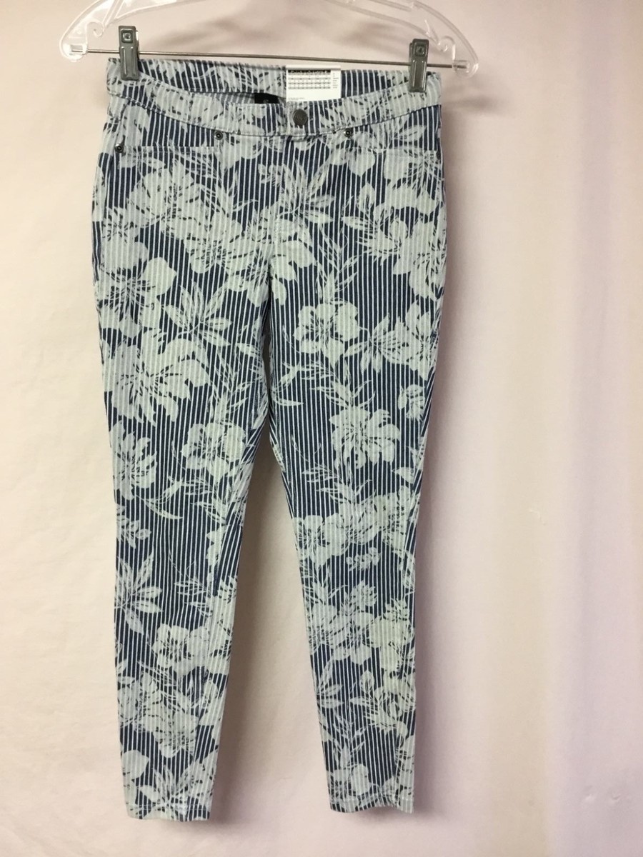 NWT HUE Floral Stripe Super Smooth Denim Skimmer Leggings S Chambray #424P - Main Image