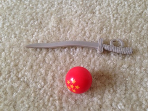 (2) Rare 1989 Dragon Ball Z Figures & Accessories, Saiyan Gotenks, Saiyan Goku - Picture 10 of 11