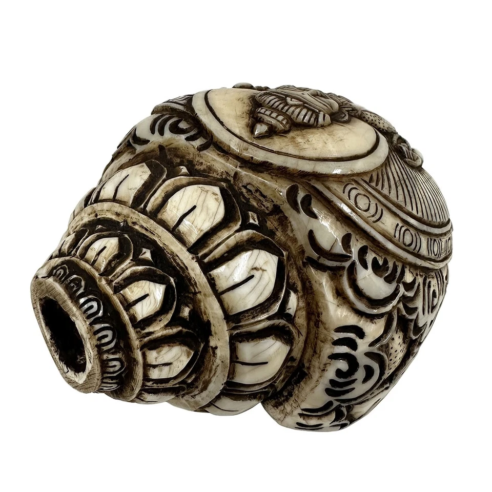 Antigua caracola budista tibetana finamente tallada Foto 4 de 4