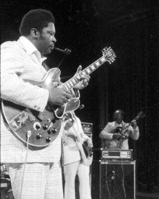 BB King performs Gettin It Together on the TV show The Midnight Sp- Old Photo 22