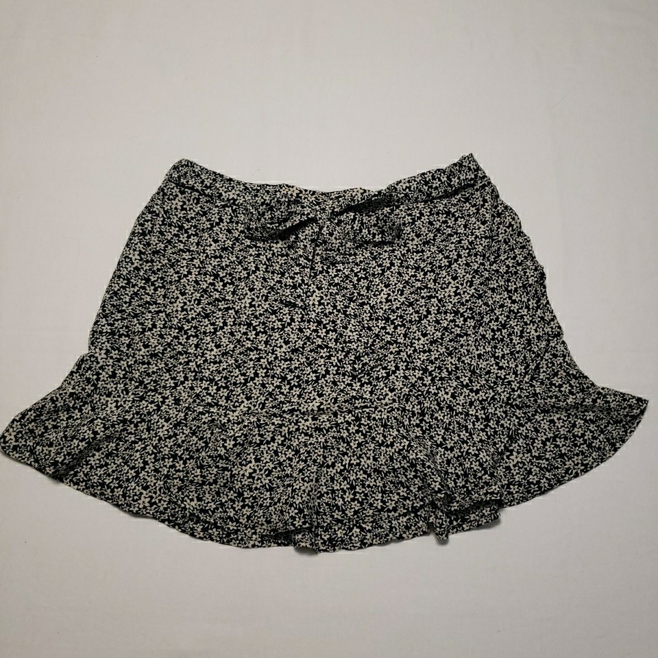 Altered State Womens Floral Print Skirt Black White Sz LElastic Waist Ruffles