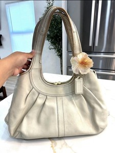 バッグ Coach Ergo Kisslock Shoulder bag Beige Coach Ergo Kisslock Bag | eBay