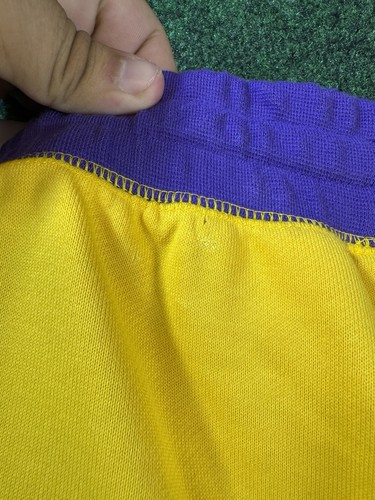 Pantalones Cortos Para Hombre Nike Lakers Courtside NBA Polar Medianos Dorado Atléticos 75º DEFECTO - Imagen 11 de 11