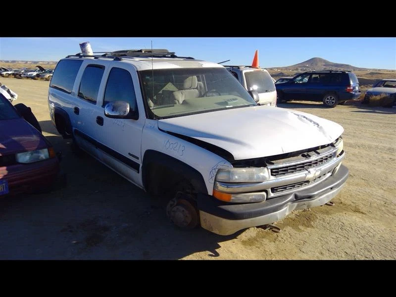 Brazo de control inferior inferior delantero izquierdo usado se adapta a: Chevrolet Suburban 2500 2001 Foto 2 de 4