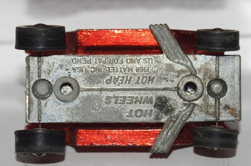 ORIGINAL Hot Wheels - Redline - HOT HEAP - Red Color - MISSING SEAT - Picture 10 of 12