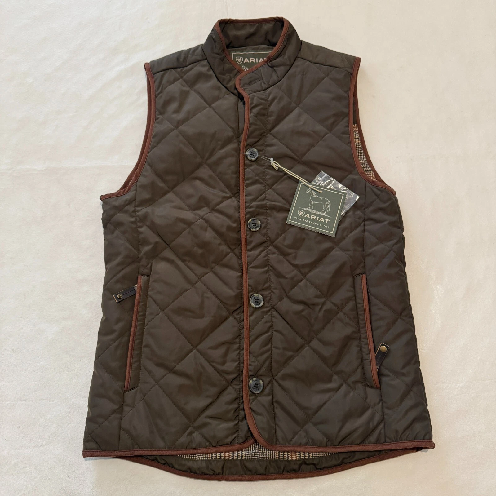 $165 NWT ARIAT WOODSIDE VEST GILET MEN XS QUILTED JACKET PUFFER BUTTON JACKET
Opens in a new window