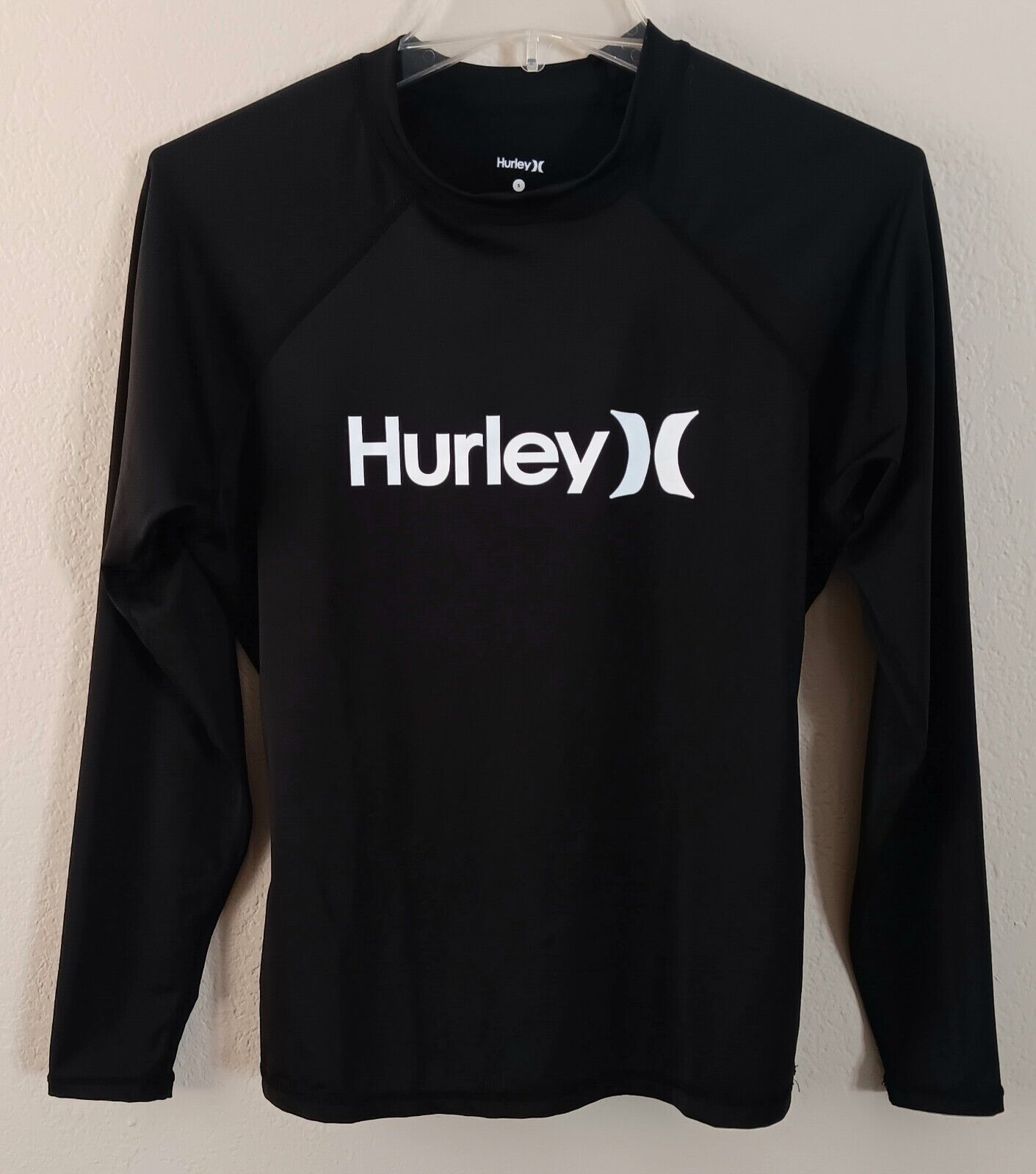 HURLEY Long Sleeve 50+ UPF Rashguard Sun Shirt Small Black Spell Out Surf Unisex