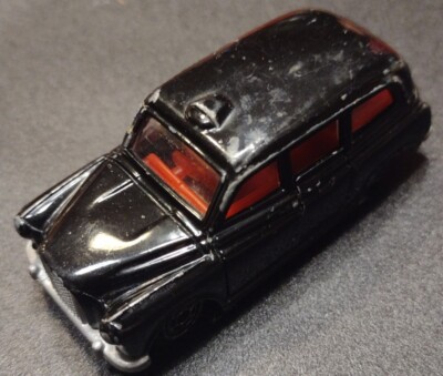 #61081 London Taxi Hackney Carriage Black 1:64 Scale Diecast Austin FX4 Toy Car