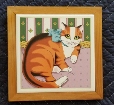 VINTAGE VANDOR 80'S CAT TILE AND WOODEN TRIVET 7''X7''