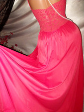 VTG SILKY NYLON OLGA LACY M NIGHTGOWN NEGLIGEE