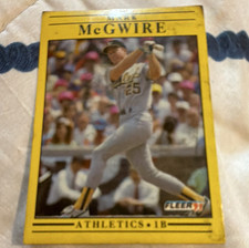 Fleer 1991 Mark McGwire Oakland Athletics #17 Baseball Card Base Set MLB