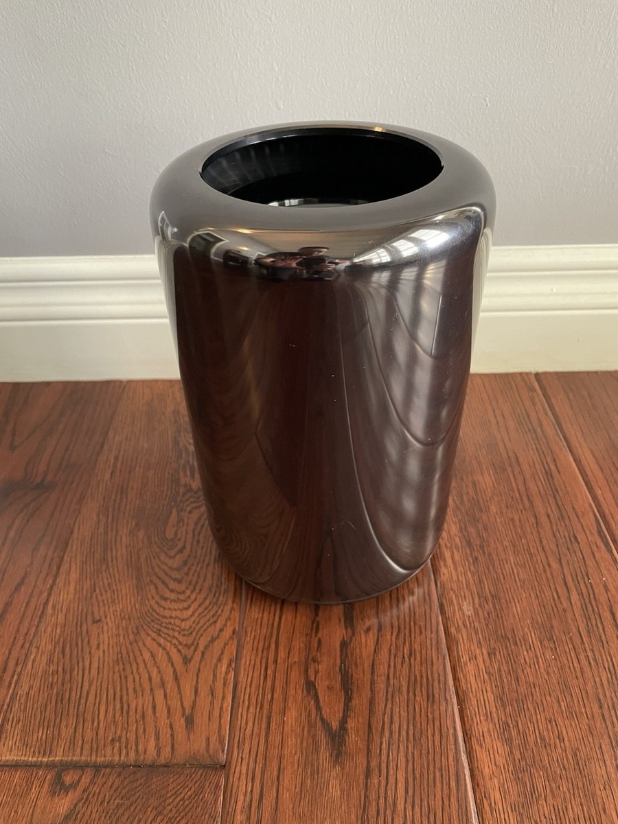 Apple Mac Pro Late 2013 2.7 GHz 12-Core Intel Xeon 64GB RAM -1TB
