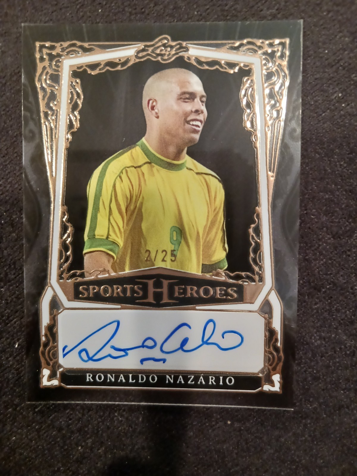 2025 Leaf Sports Heroes Ronaldo R9 auto 2/25 view 2