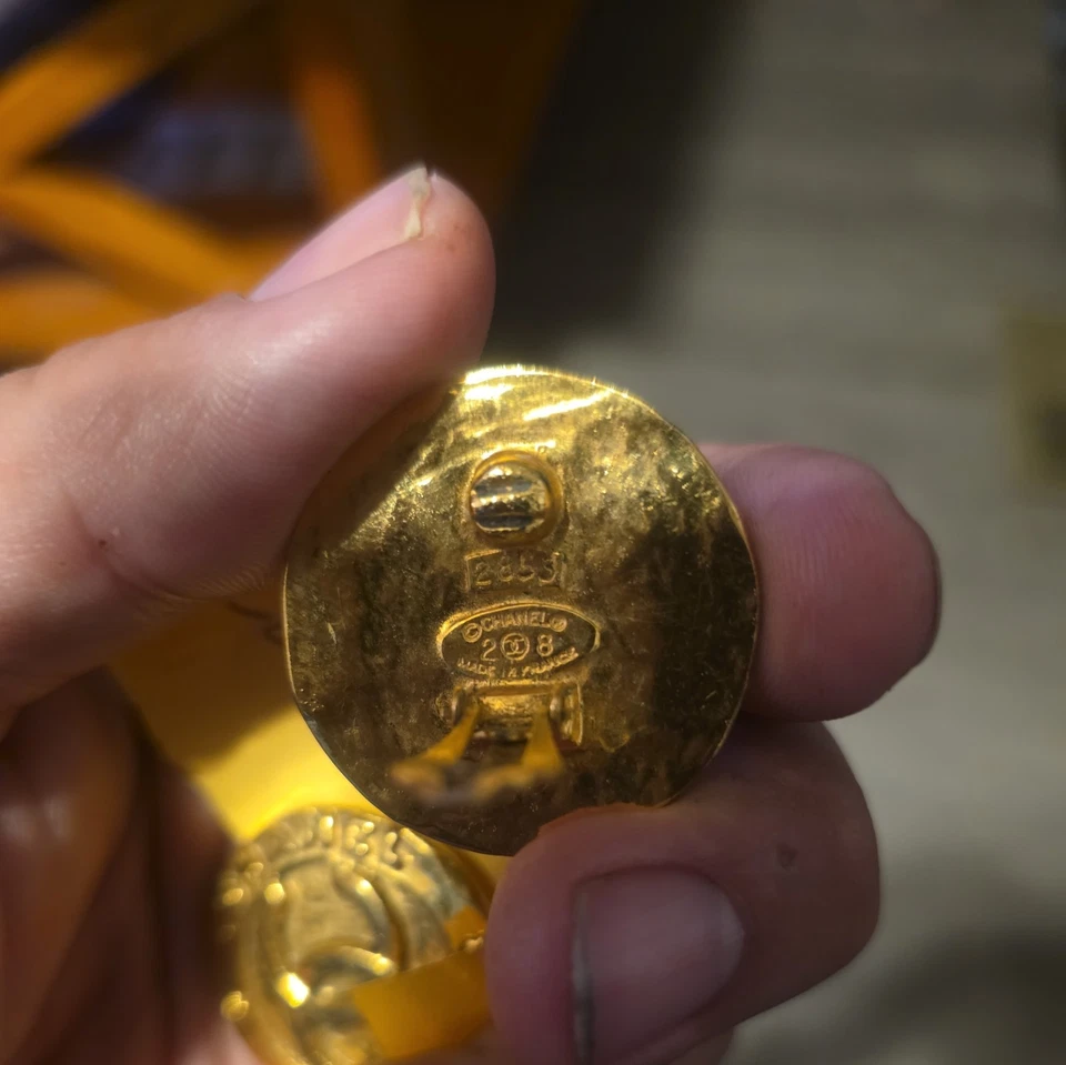 Auténticos Pendientes Chanel Coco Mark Paris Círculo Redondo 2_8 GP 25,64g con B SK040025 Foto 2 de 3