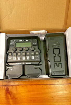 Zoom G1X Four Guitar Multi Effects Processor w/ Expression Pedal   Excellent