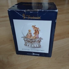 Fontanini Nativity Family Musical Glitter Dome Globe Plays  Joy To The World Box
