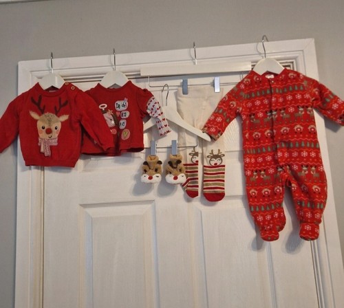 0-3 Months baby girls Christmas bundle. Jumper, sleepsuit, tights, booties, top