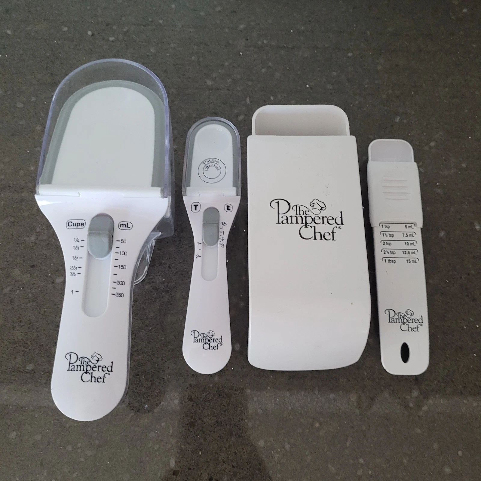 Lot Of 4 Pampered Chef Kitchen Tools (Measurements Cup And Spoons)