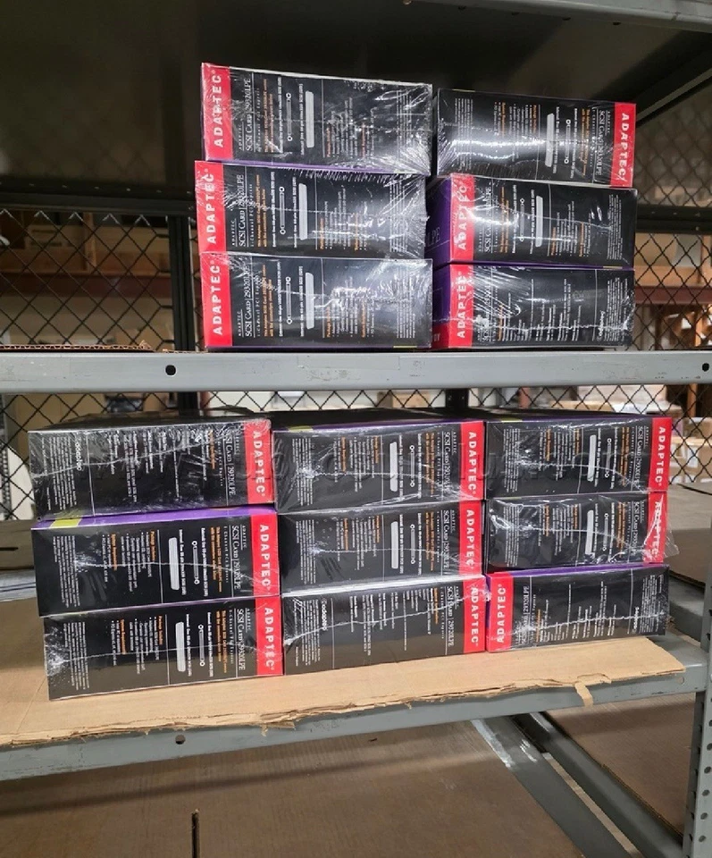 Adaptec ASC-29320LPE PCI-E Ultra320 SCSI Controller Card - Image 2 of 3