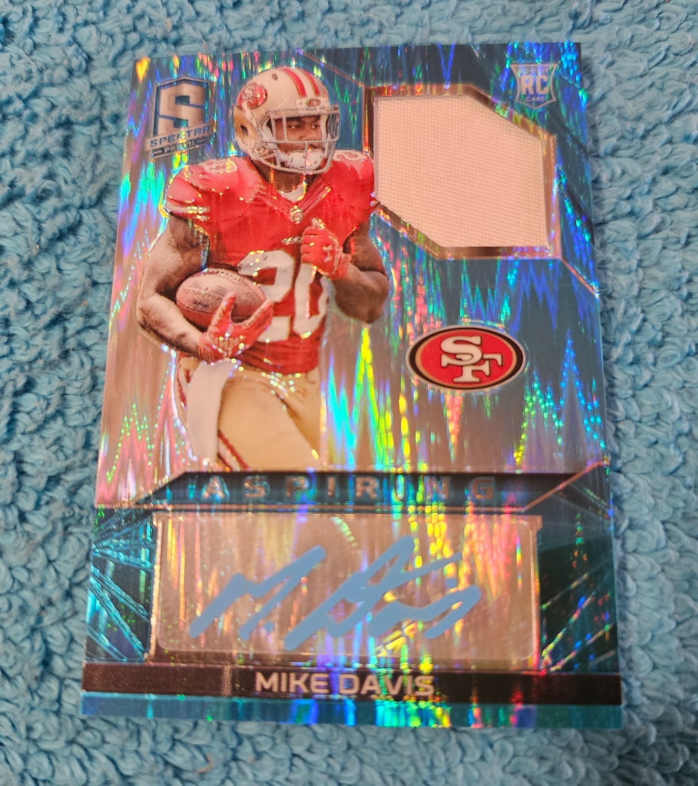 Mike Davis Panini Spectra Aspiring Patch Autographs #AJAMD Base