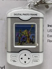 Studio 35  1.5 Inch Digital Photo Frame Keychain w/ USB Cable Color Display NEW