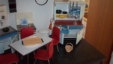 Große alte Puppenküche/Küchenzeile 