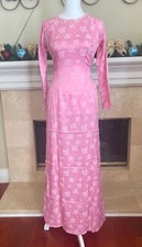 Ao Dai Vietnamese with pants. Lua phap in hoa, dinh ket