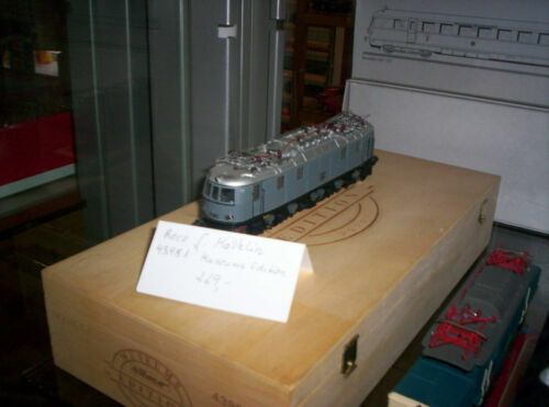 ROCO 4137A PISTE H0 Br 110 Électrique Locomotive Du Train Passager DB