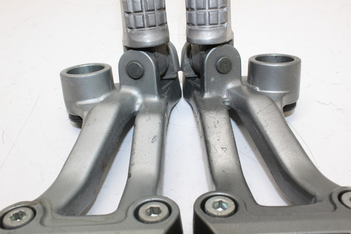 1990-1993 Kawasaki Ninja Zx11 Rear Back Passenger Peg Set