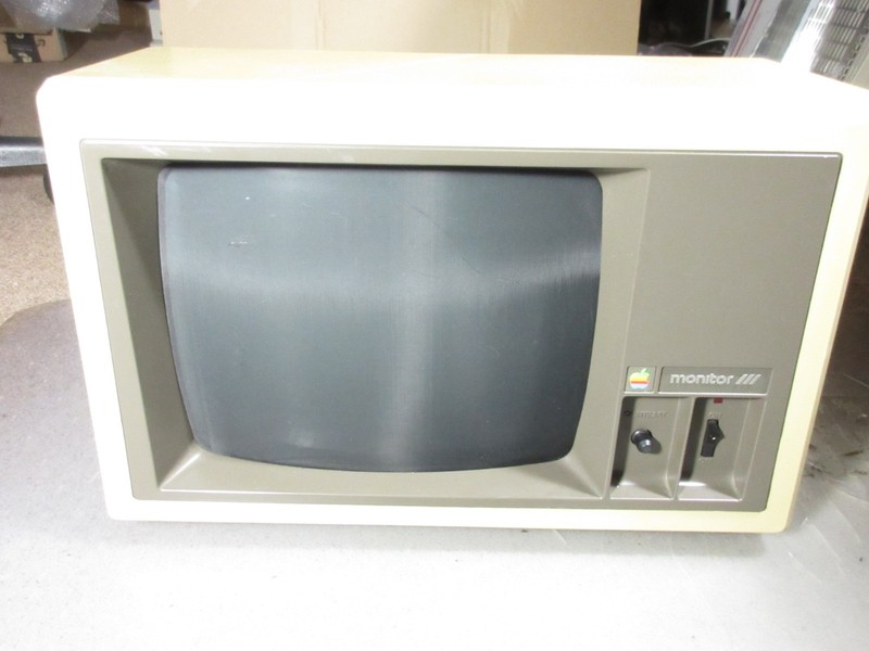 Apple II, Monitor III, Mono-Green Phosphor, 11", A3M0039, Works, Good Condition
