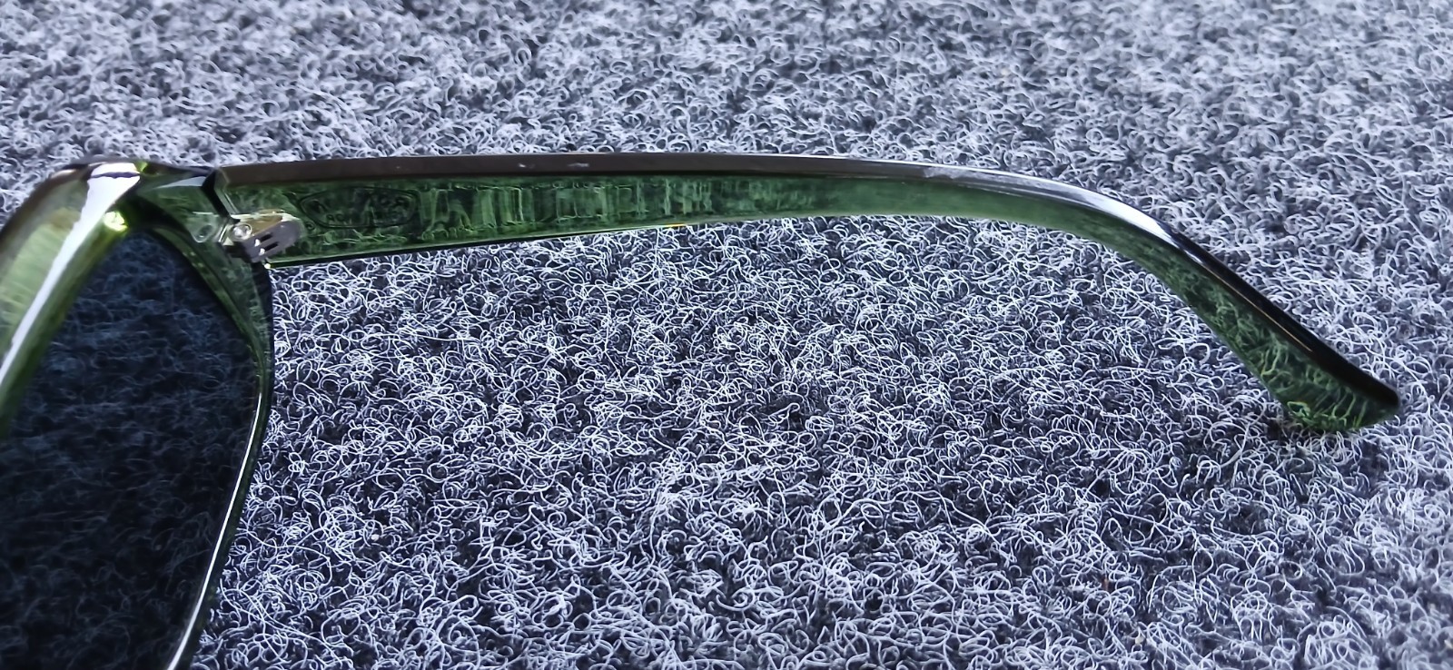 Ron Jon Women's Rectangular Green Frame Sunglasses - image 4