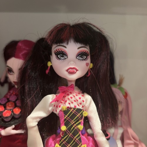Monster high Draculaura Forbitten Love π¦π©· - Picture 2 of 9