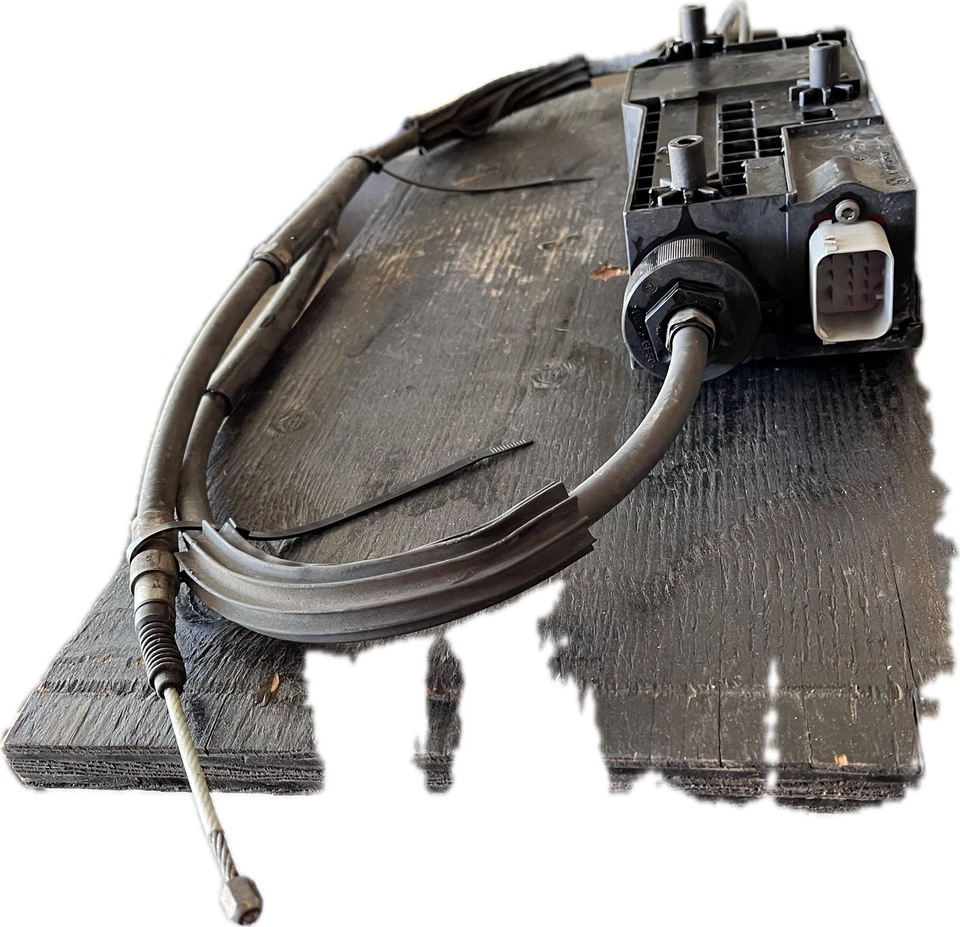 10-16 BMW 550i GT F07 🛑 Actuador de freno eléctrico de estacionamiento de emergencia 136650-10 O Foto 3 de 4