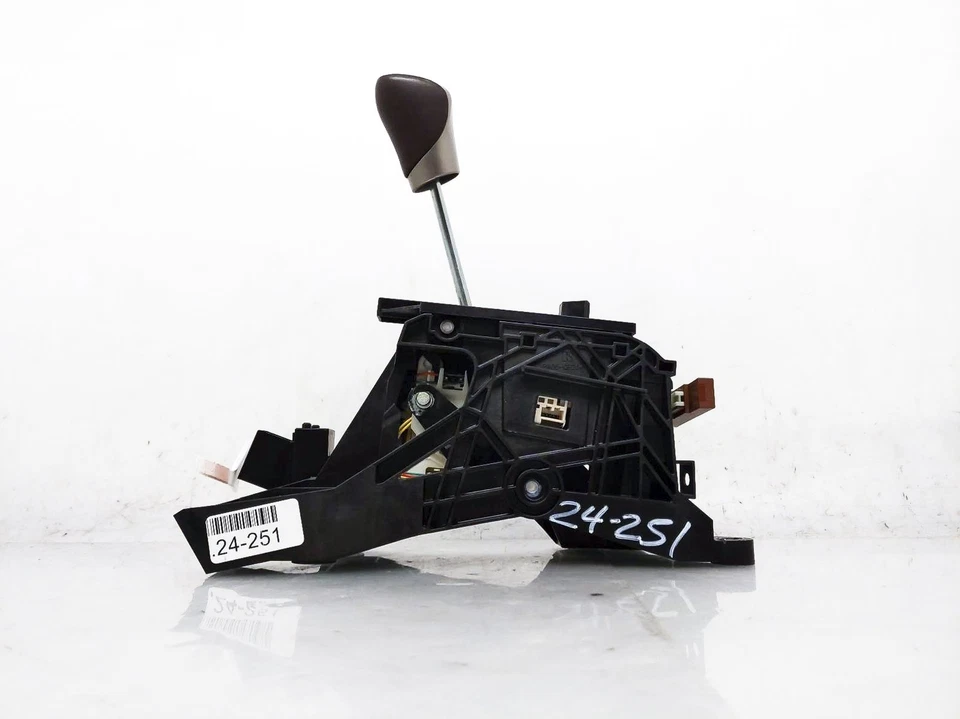 2016-2018 Lexus Es350 Automatic Trans Gear Shifter Selector 33560-06380 - Image 3 of 4