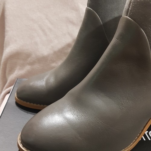 Diana Ferrari 'Rhinestone' Leather Suede Ankle Boots Size 9 Grey Women’s EUC - Picture 9 of 13