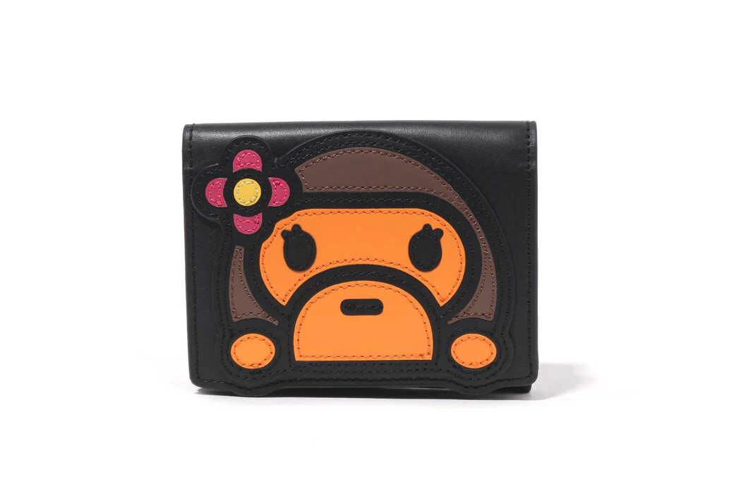 A Bathing Ape Cowhide Tri-Fold Wallet 2025 SS Model BABY